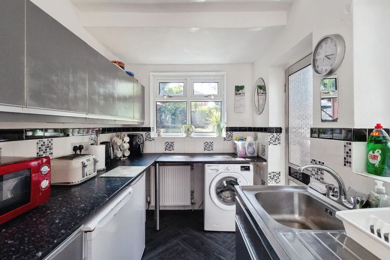 Silverstone Drive, Manchester, M40, photo 10