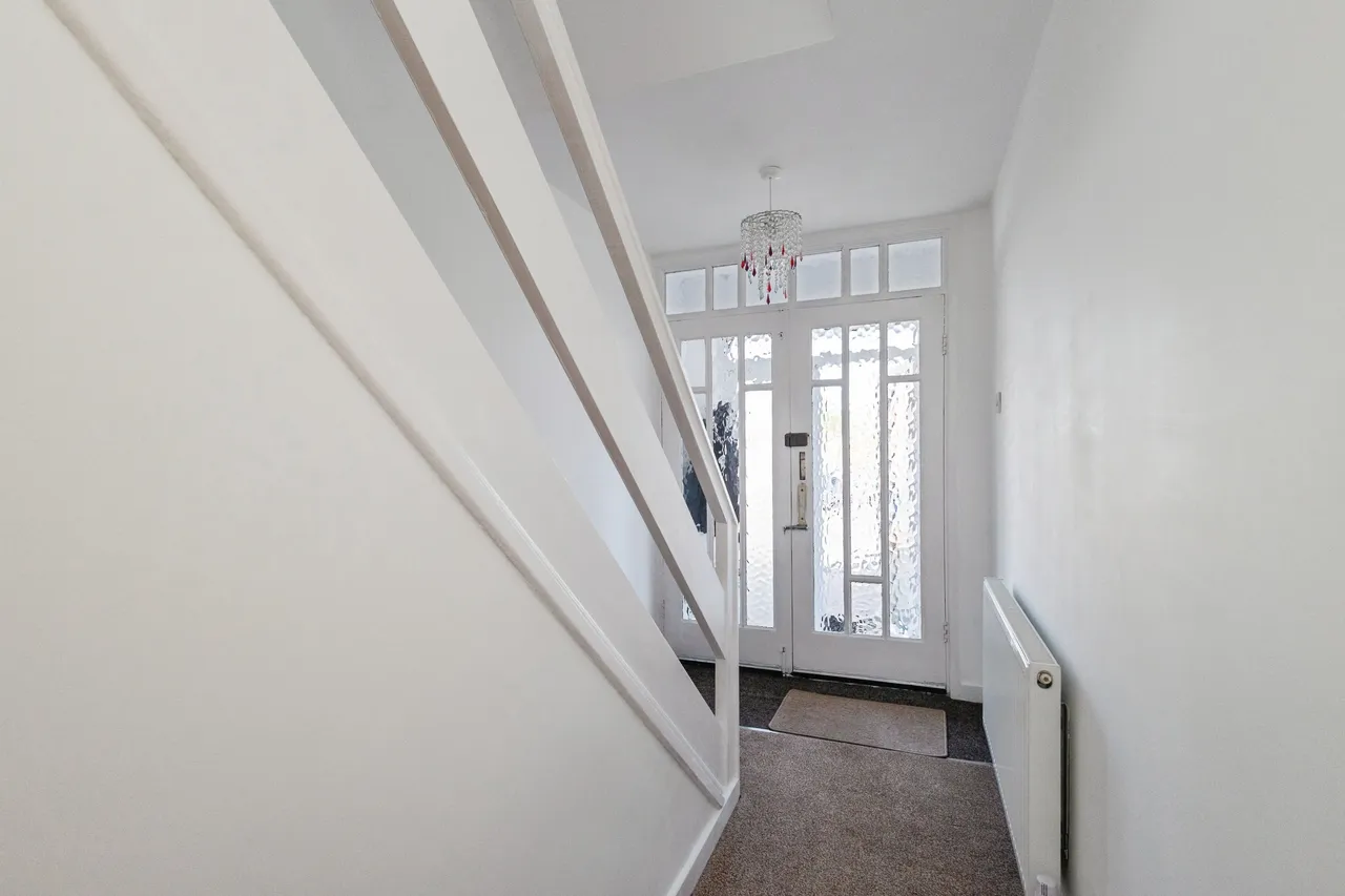 Silverstone Drive, Manchester, M40, photo 9