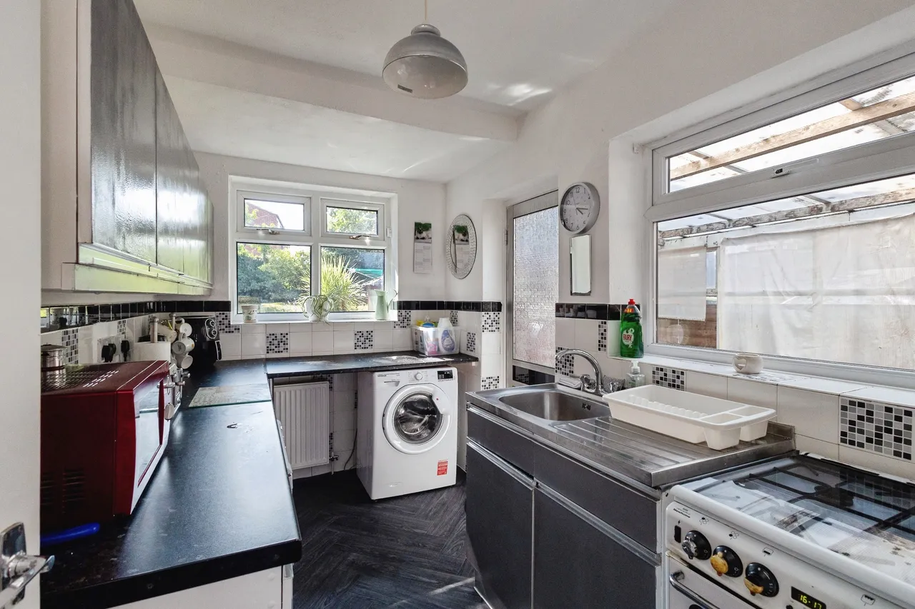 Silverstone Drive, Manchester, M40, photo 11