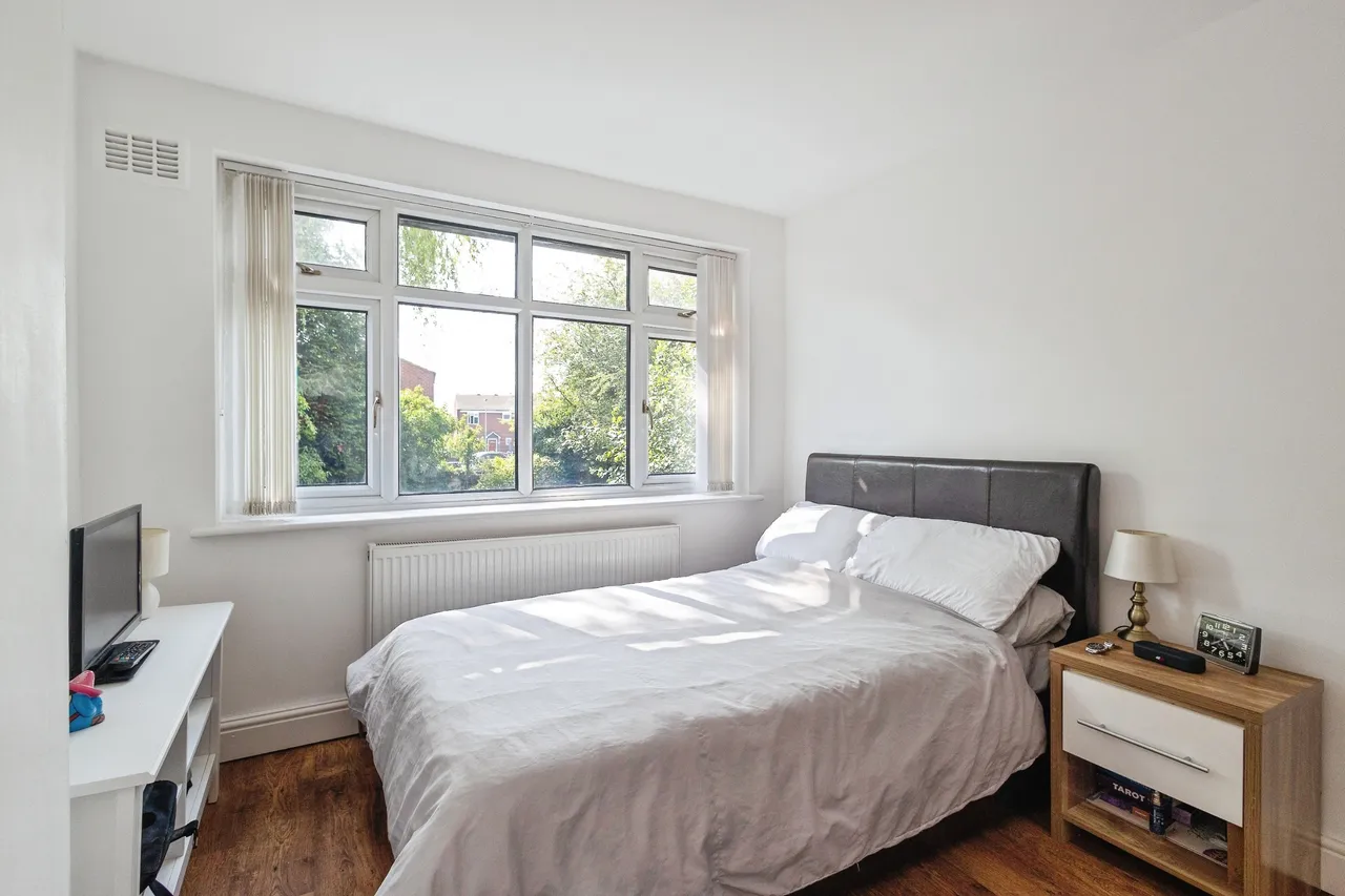 Silverstone Drive, Manchester, M40, photo 17