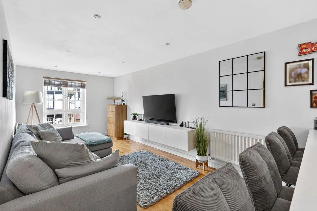 Bridge Street, Walton-On-Thames KT12 1AS, photo 8