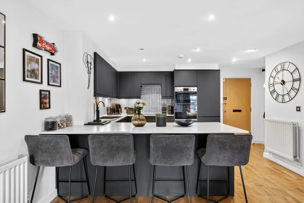 Bridge Street, Walton-On-Thames KT12 1AS, photo 5