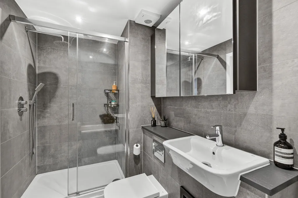 Bridge Street, Walton-On-Thames KT12 1AS, photo 11