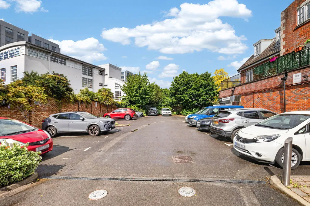Bridge Street, Walton-On-Thames KT12 1AS, photo 12