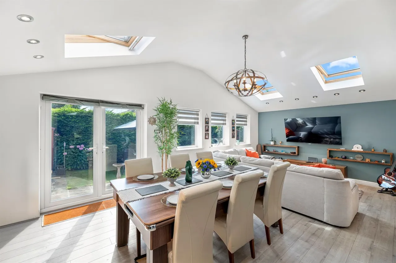 Waterside Drive, Frodsham, photo 4