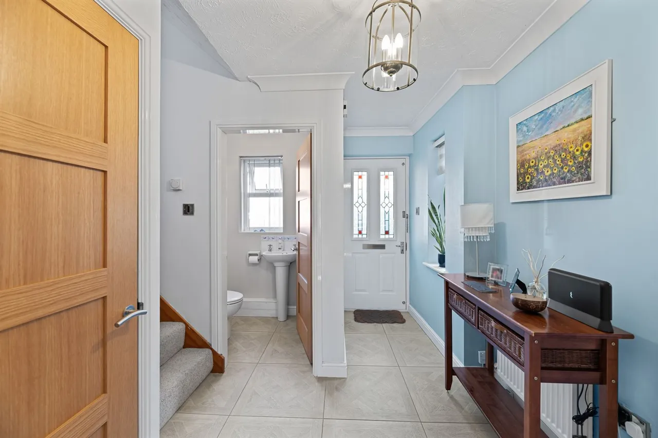Waterside Drive, Frodsham, photo 10