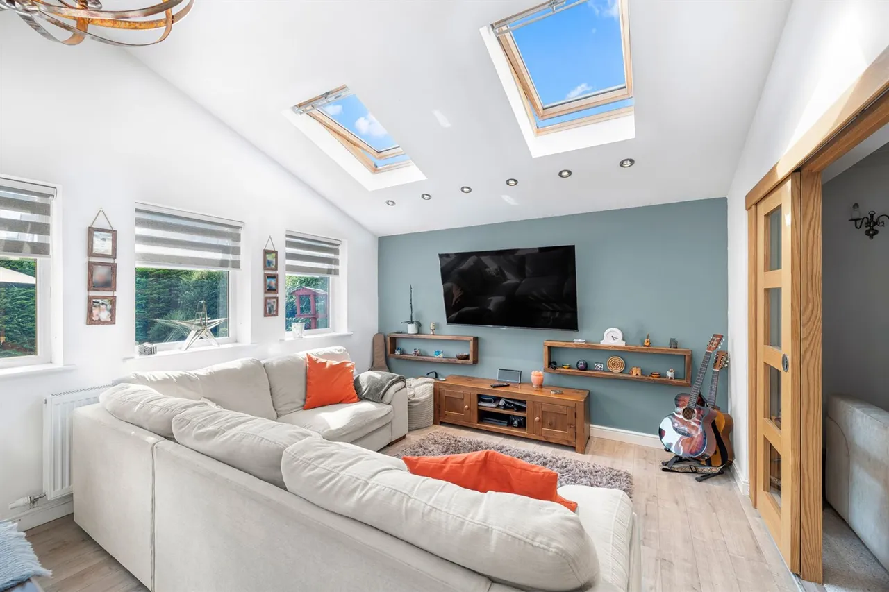Waterside Drive, Frodsham, photo 5