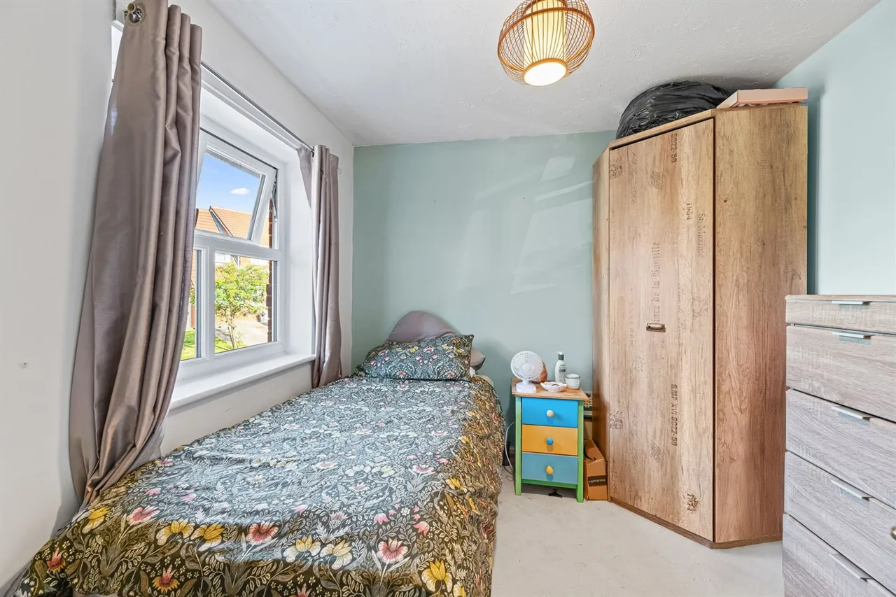 Waterside Drive, Frodsham, photo 14