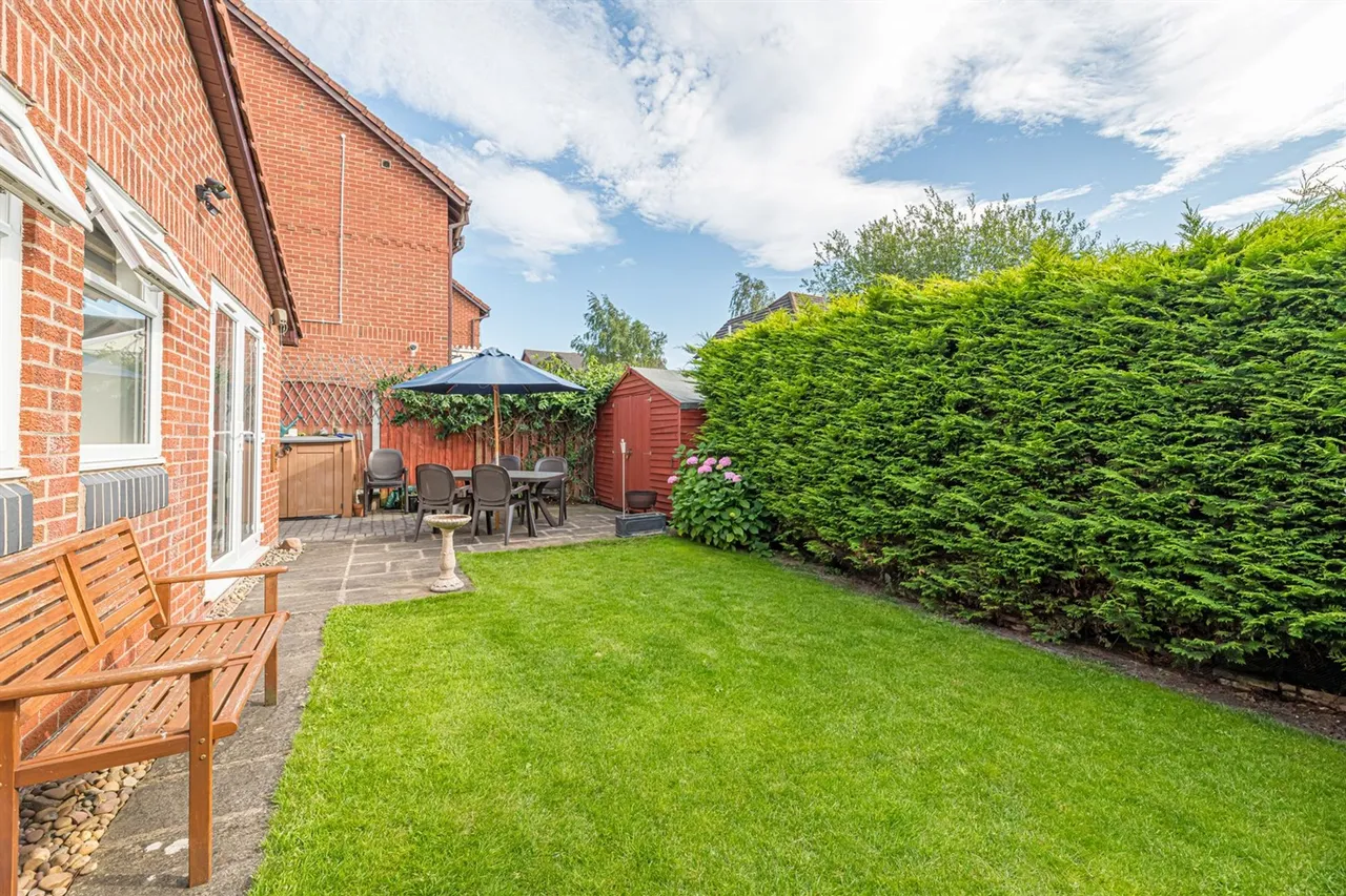 Waterside Drive, Frodsham, photo 21
