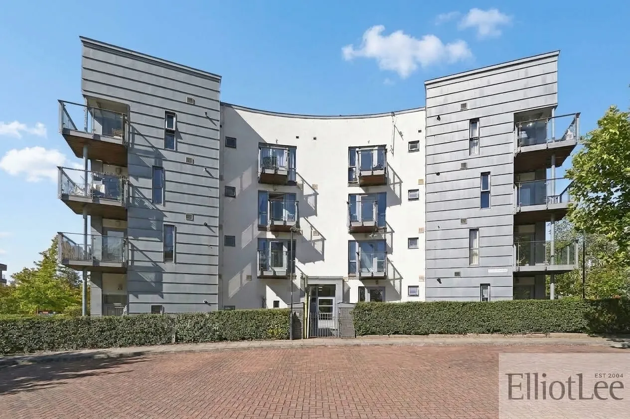 2 bed property for sale — Tranquil Lane, Harrow, HA2