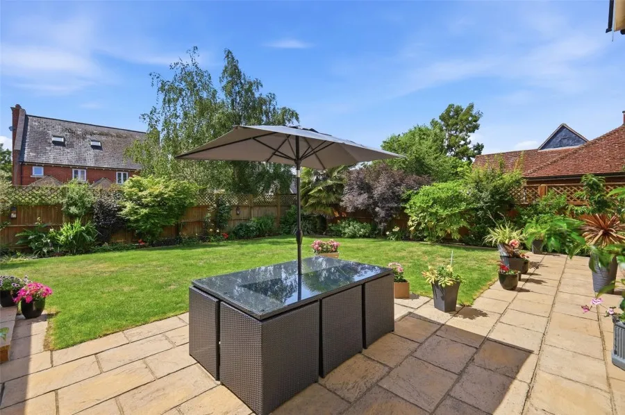House Under Offer with 5 bedrooms in Bishop's Stortford, CM23, photo 40