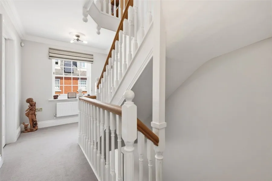 House Under Offer with 5 bedrooms in Bishop's Stortford, CM23, photo 19