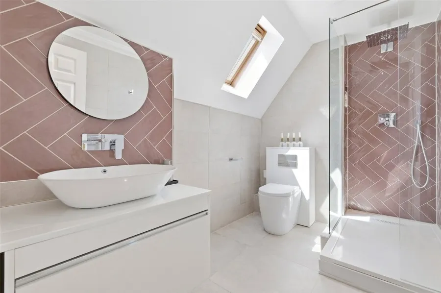House Under Offer with 5 bedrooms in Bishop's Stortford, CM23, photo 32