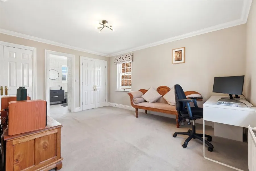 House Under Offer with 5 bedrooms in Bishop's Stortford, CM23, photo 35