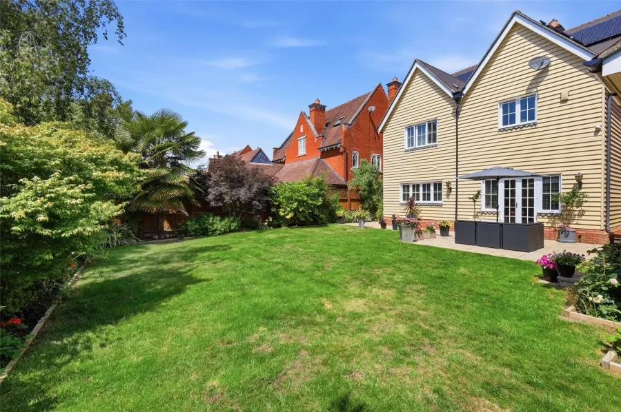 House Under Offer with 5 bedrooms in Bishop's Stortford, CM23, photo 2