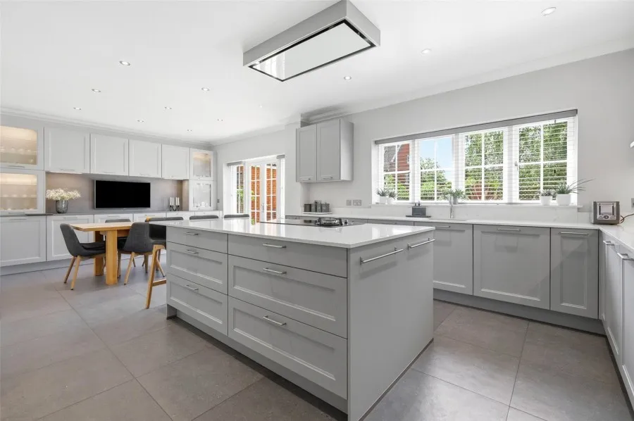 House Under Offer with 5 bedrooms in Bishop's Stortford, CM23, photo 4