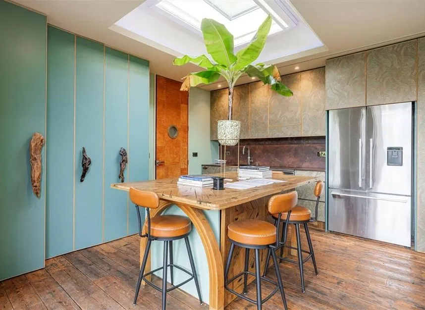 Wheatleys Eyot, Sunbury-On-Thames, TW16, photo 4