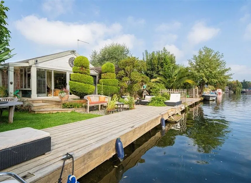 Wheatleys Eyot, Sunbury-On-Thames, TW16, photo 9