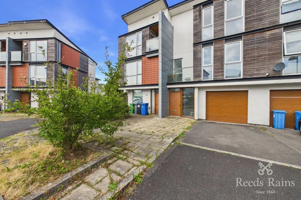 3 bed house for sale, Stadium Drive, Manchester, M11