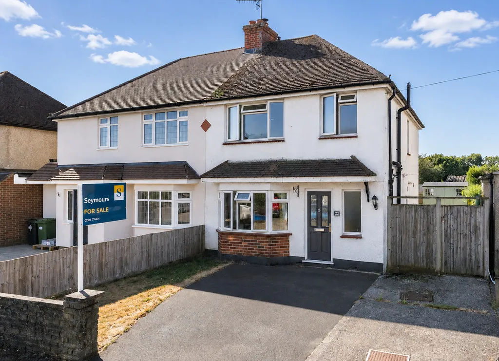3 bed house for sale, Glenfield Road, Brockham, RH3