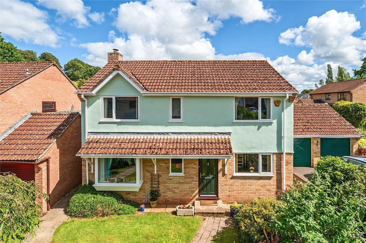 4 bed property for sale — Westernlea, Crediton, Devon, EX17