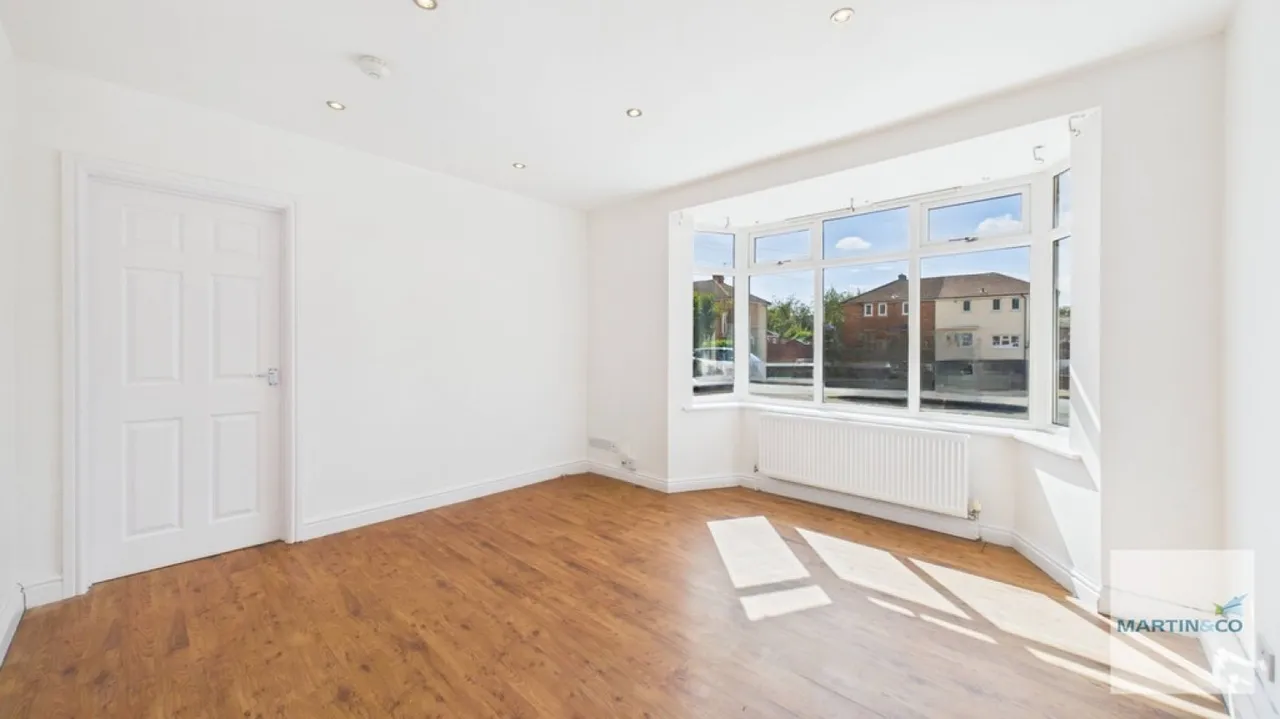 Buxton Avenue, Fazeley, B78, photo 9