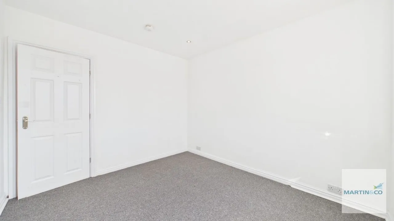 Buxton Avenue, Fazeley, B78, photo 23