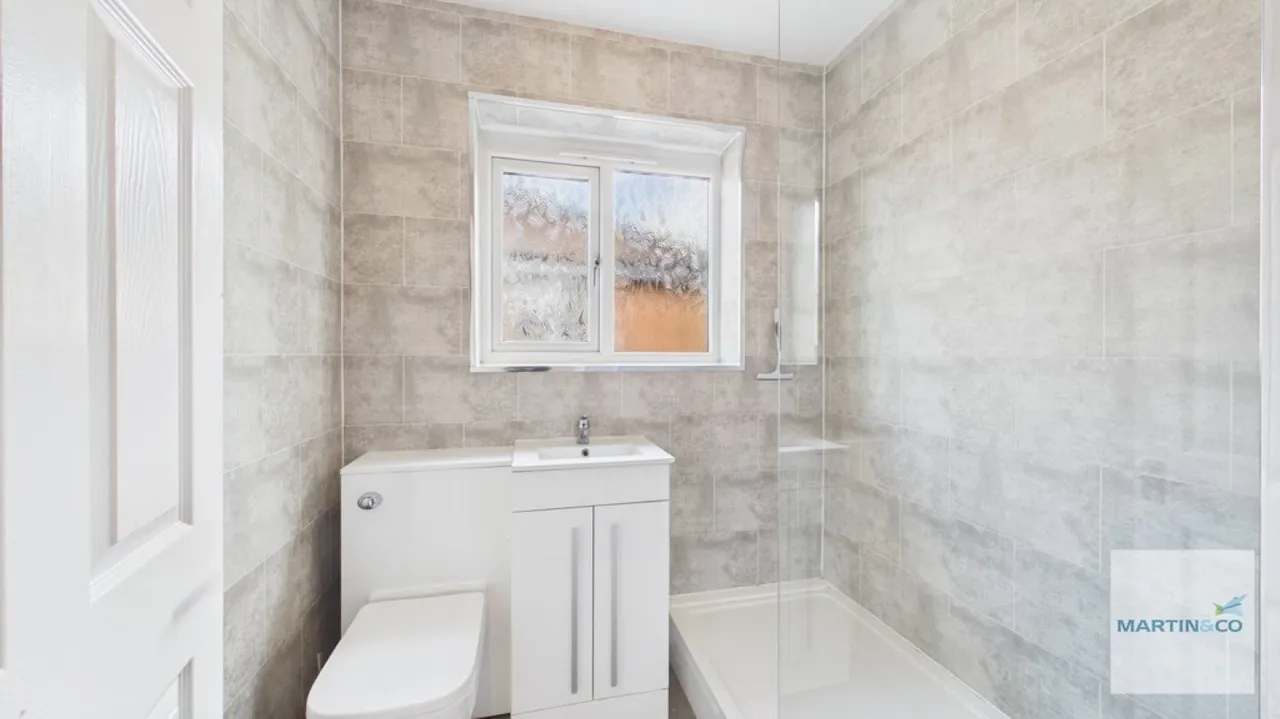 Buxton Avenue, Fazeley, B78, photo 26