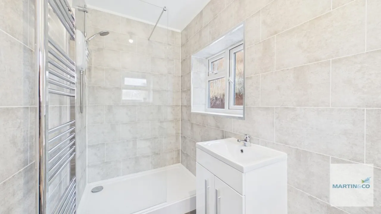Buxton Avenue, Fazeley, B78, photo 14