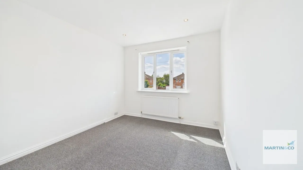 Buxton Avenue, Fazeley, B78, photo 22