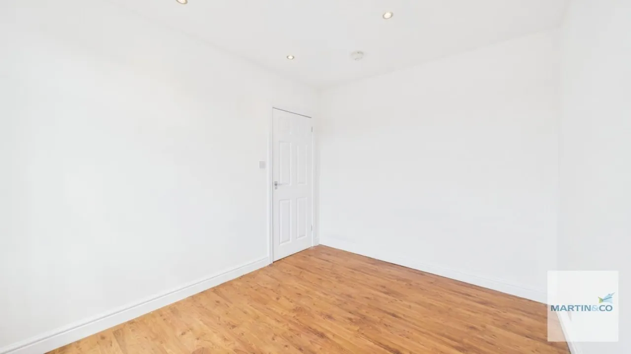 Buxton Avenue, Fazeley, B78, photo 11