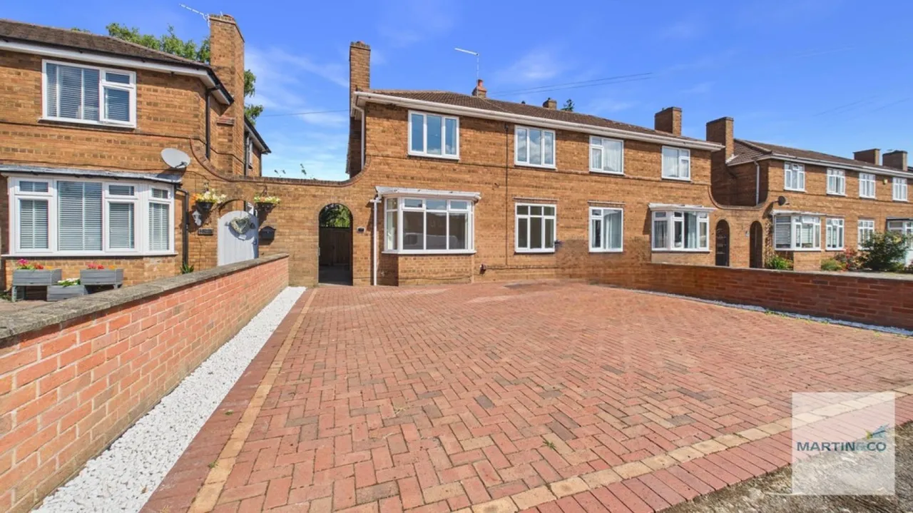 4 bed house for sale, Buxton Avenue, Fazeley, B78