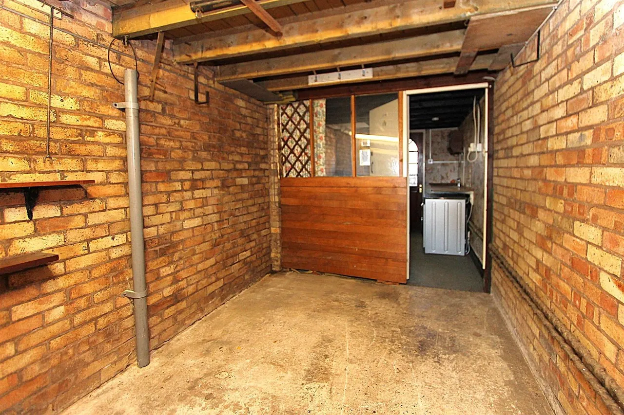 Commonside, Brierley Hill, photo 22