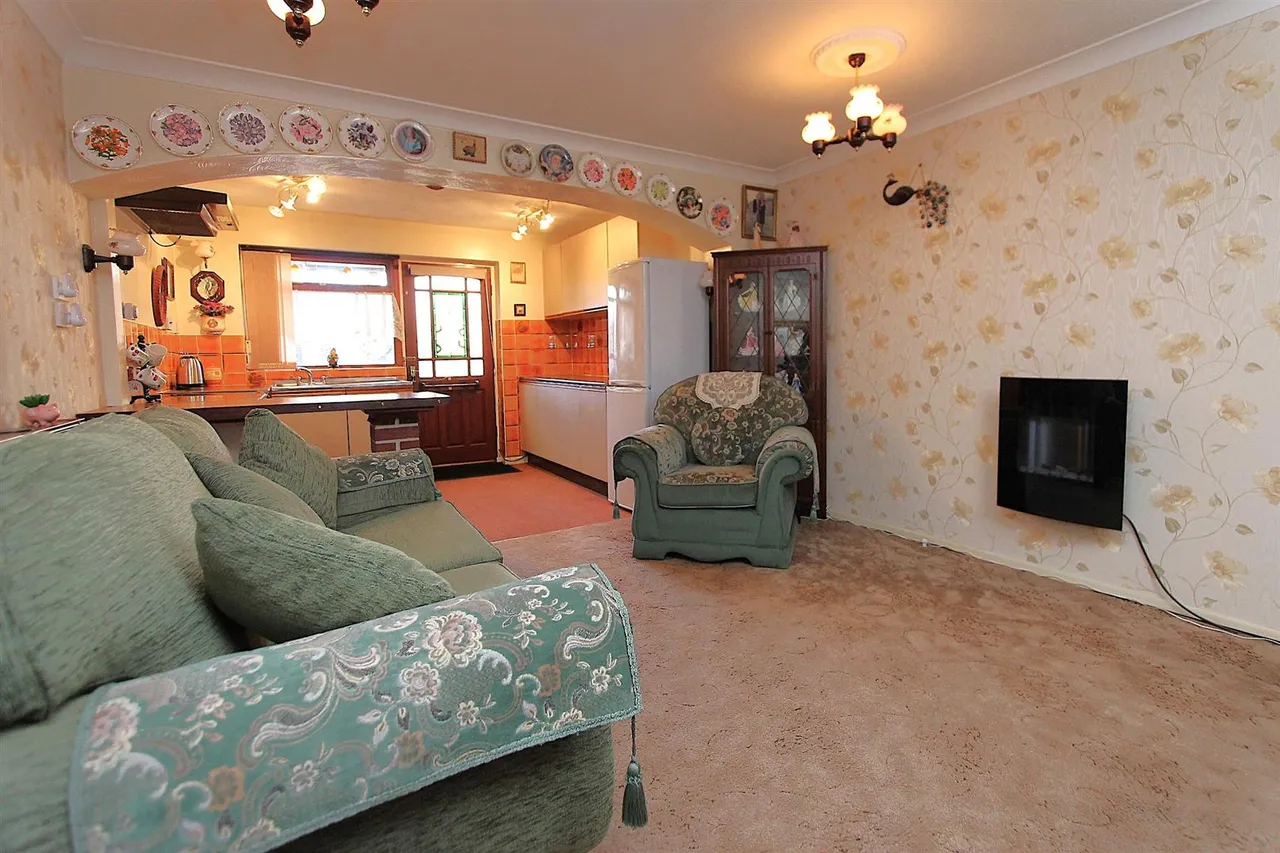 Commonside, Brierley Hill, photo 4