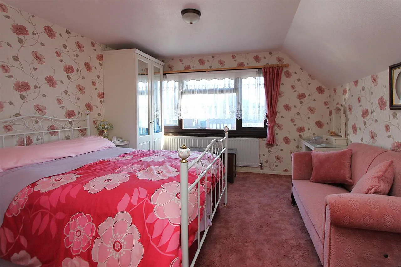 Commonside, Brierley Hill, photo 12