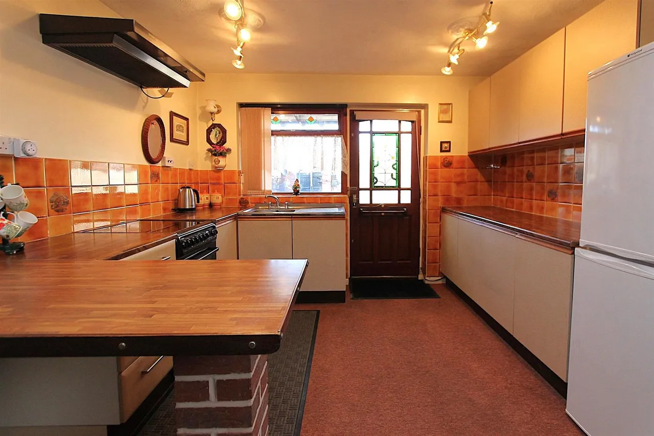 Commonside, Brierley Hill, photo 5