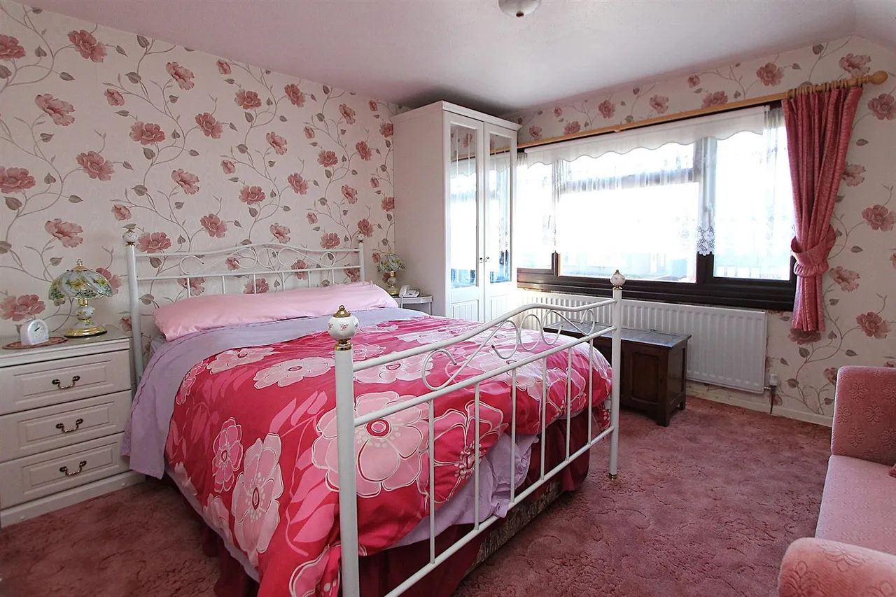 Commonside, Brierley Hill, photo 13