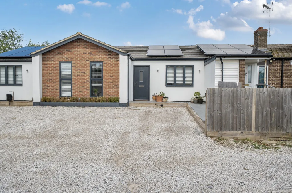 2 bed house for sale — The Maltings, Chackmore, Buckinghamshire, MK18 5JH