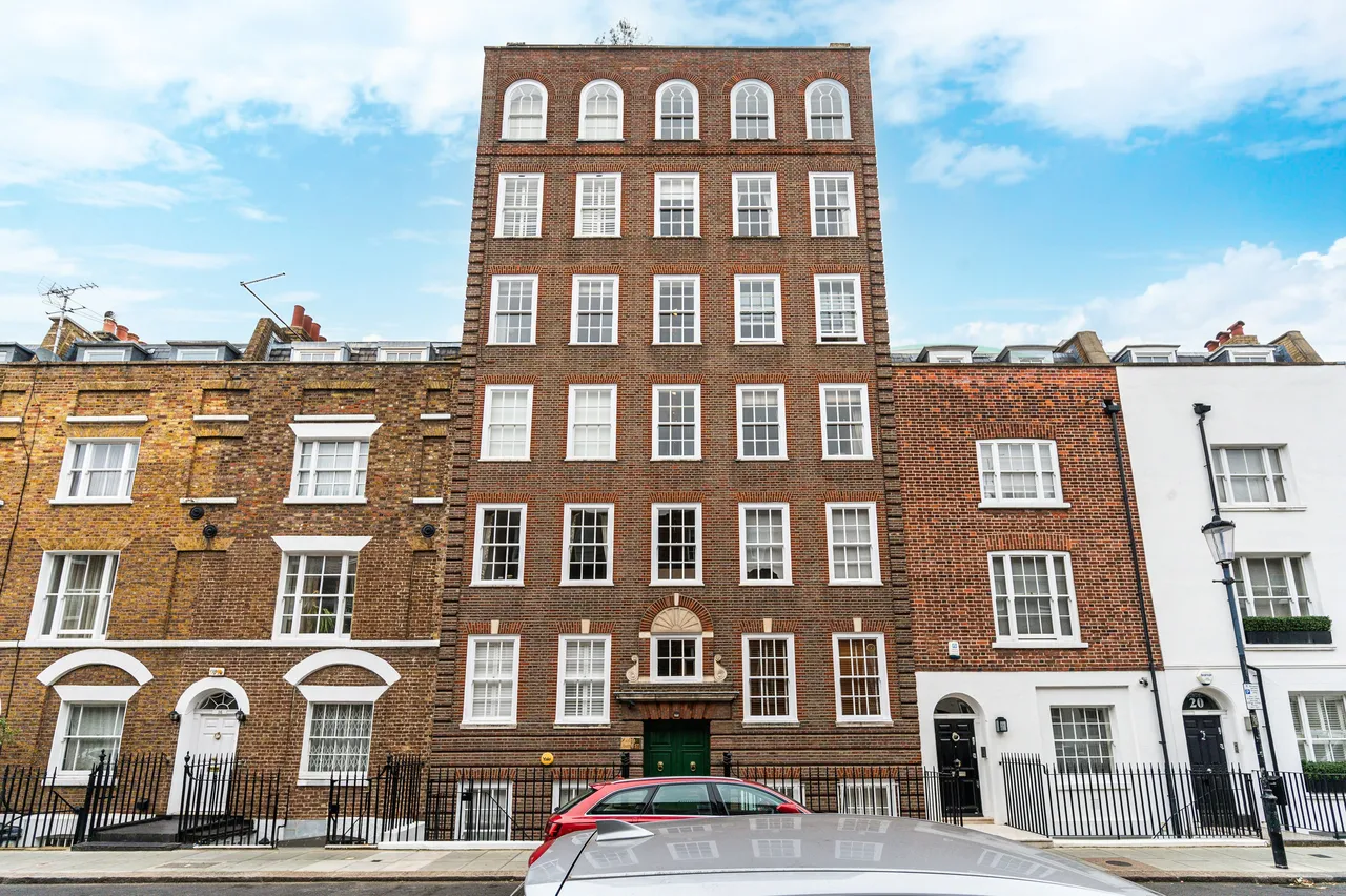 2 bed flat to rent — O Easton Court, 17-18 Smith Street, London