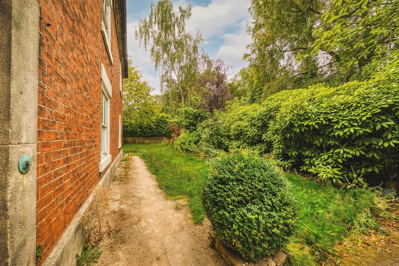Derby Road, Ashbourne, photo 35