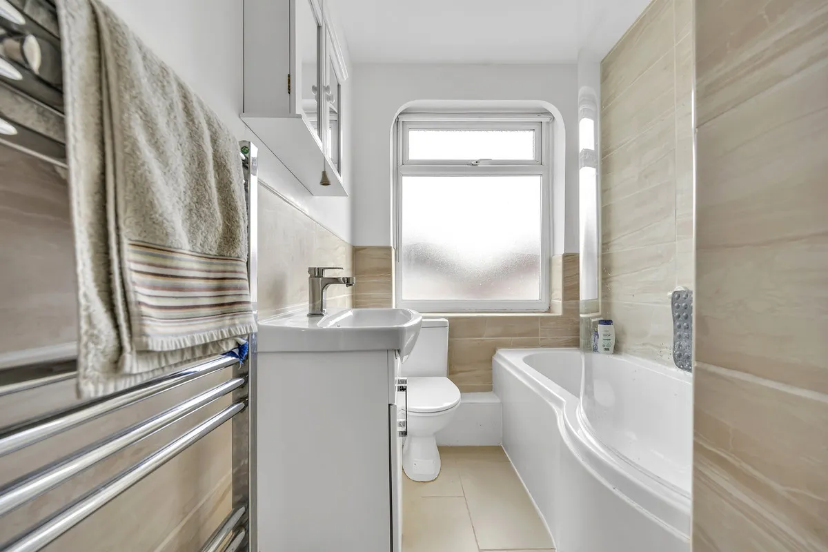 Hayden Way, Romford, Collier Row, RM5 3DA, photo 11