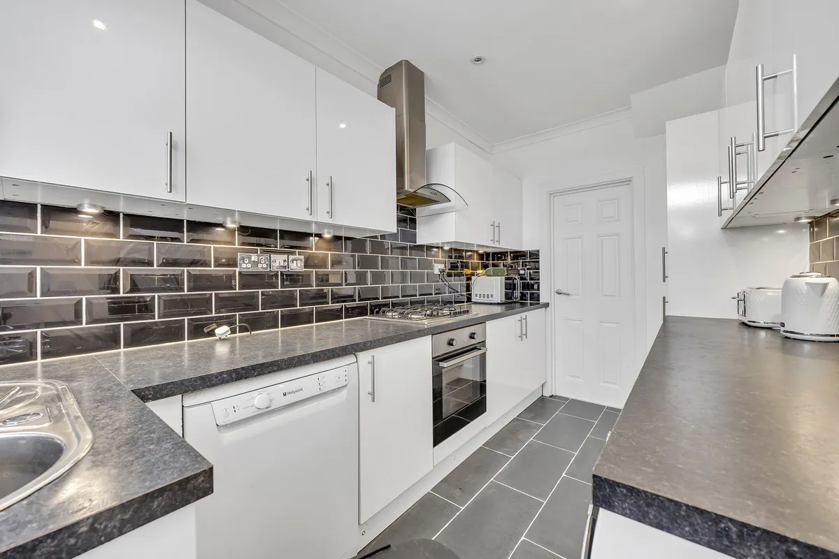 Hayden Way, Romford, Collier Row, RM5 3DA, photo 3
