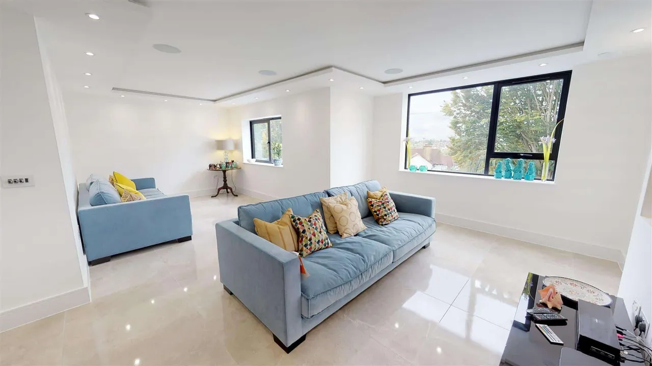 Goldings Road, Loughton, photo 4