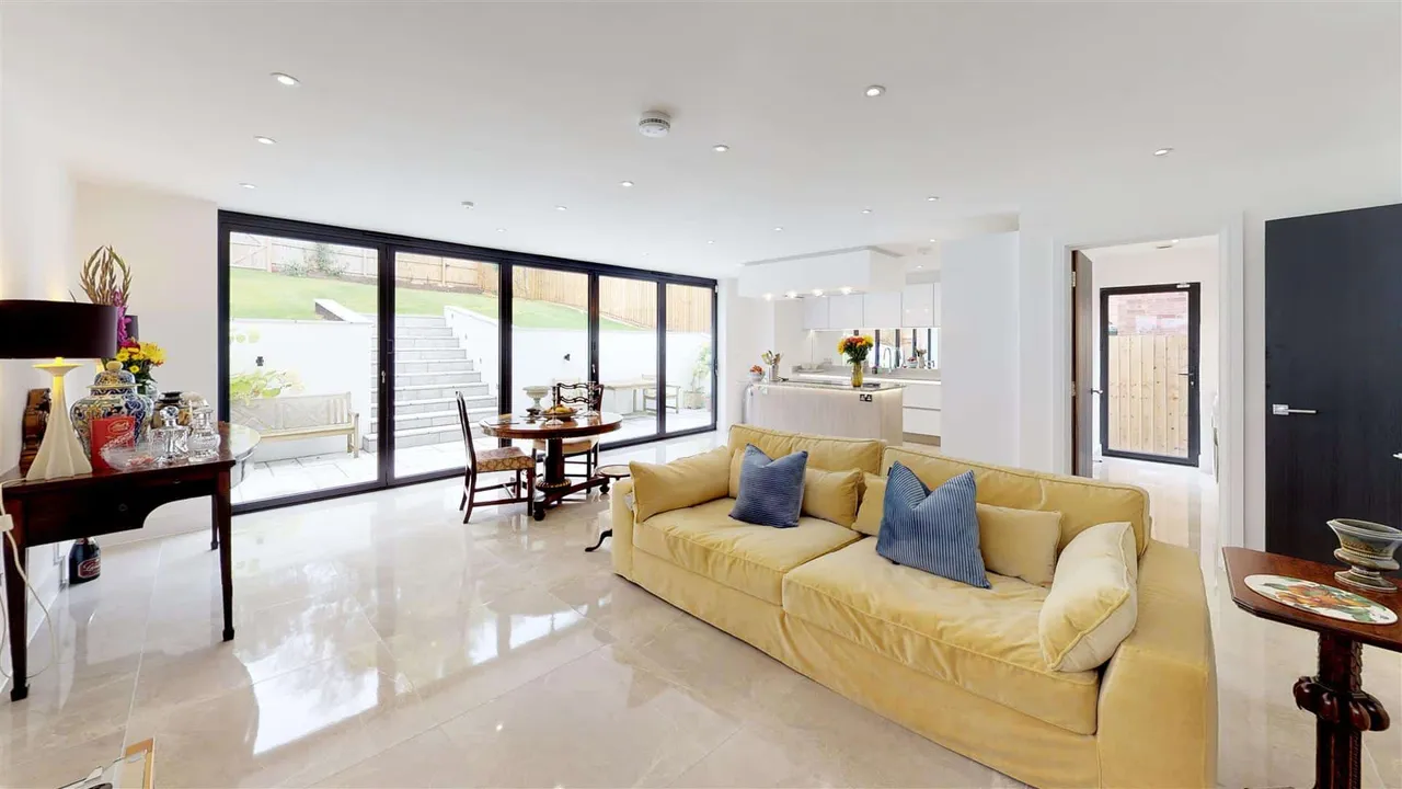 Goldings Road, Loughton, photo 3