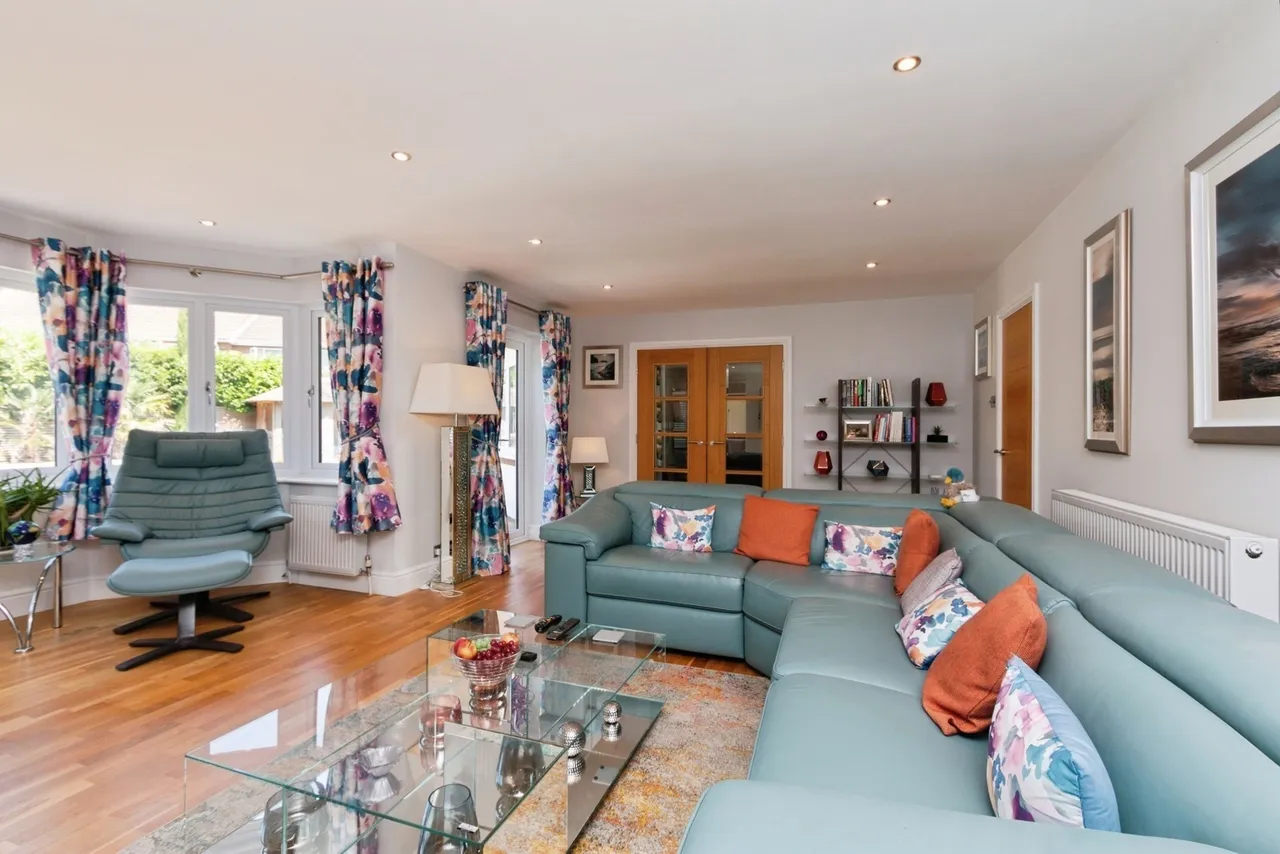 Neville Close, Basingstoke, RG21, photo 3