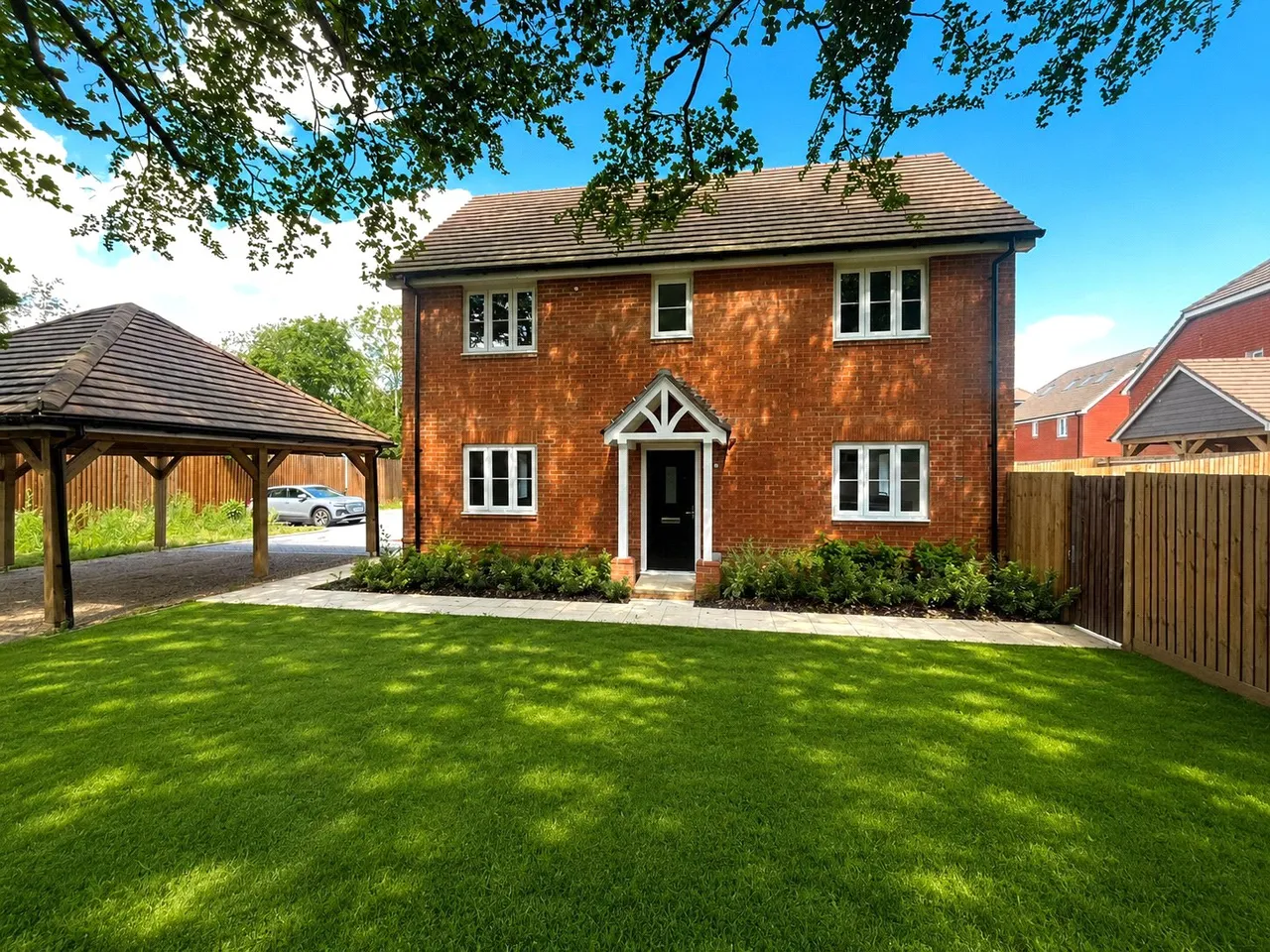 3 bed house for sale — Fuggle Hop Close, Tongham, Farnham, Surrey, GU10 1GQ