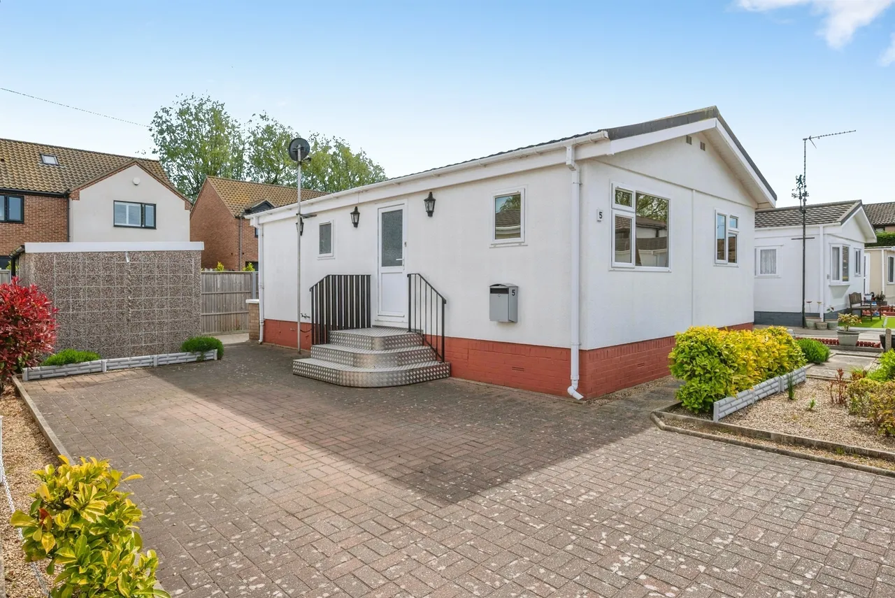 2 bed park home for sale — Beverly Court, Gorleston, Great Yarmouth