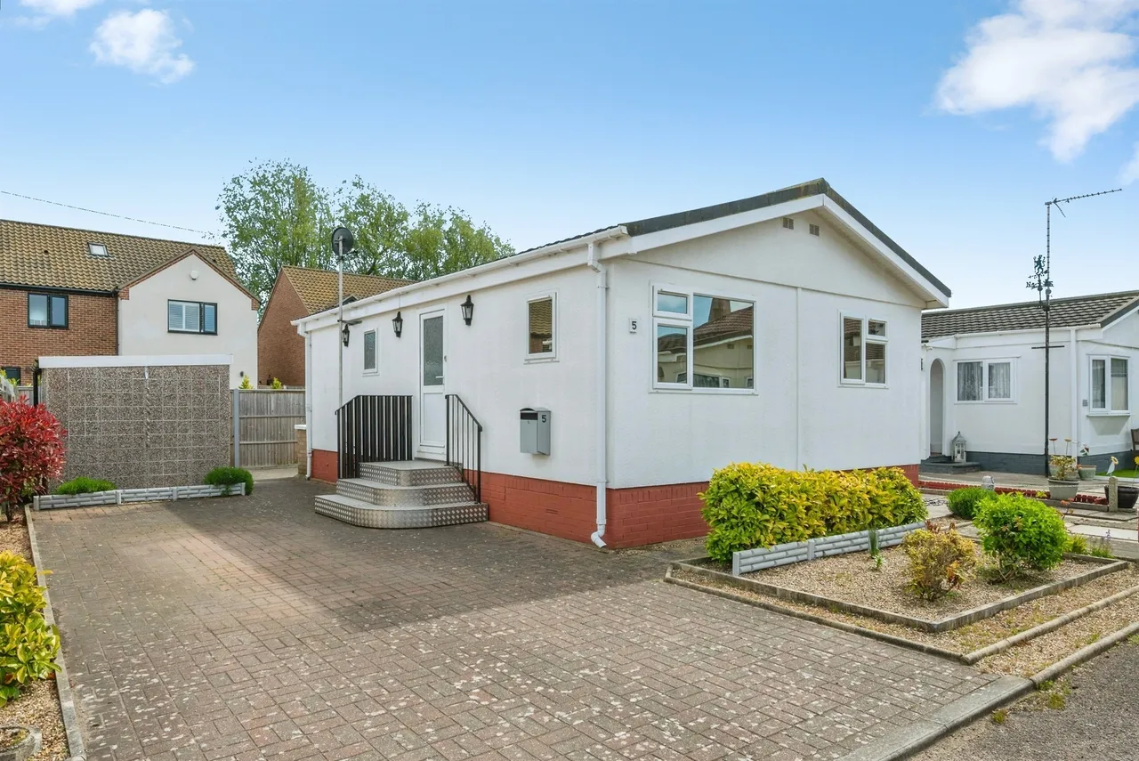 Beverly Court, Gorleston, Great Yarmouth, photo 3