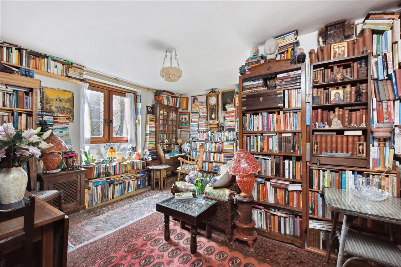 1 bed flat for sale, Weald Square, London, E5