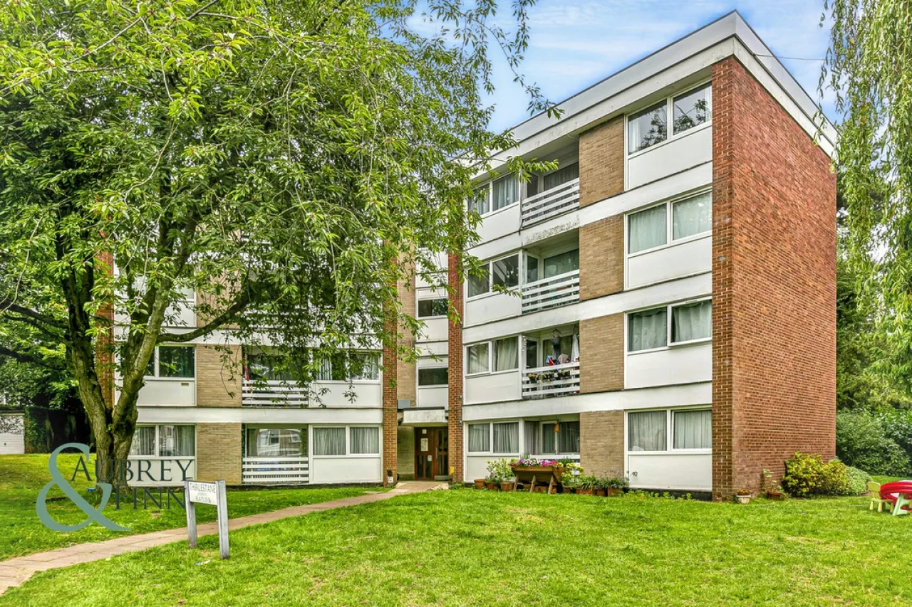 2 bed flat for sale — Thirlestane, Lemsford Road, St. Albans, Hertfordshire